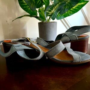 Washed blue sandals steve madden size 9